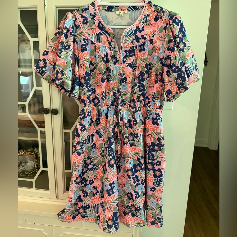 JODIFL Pink Floral Flutter Sleeve Dress with Navy Accents